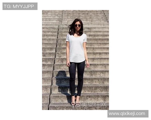 时尚运动风潮来袭足球风短袖让你尽显活力与个性