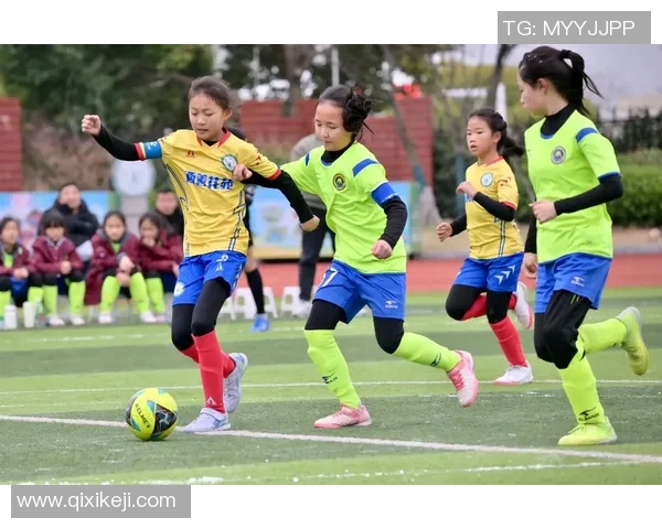 足球狗子带你领略绿茵场上的激情与梦想一起追逐足球的快乐与友谊 足球狗子带你领略绿茵场上的激情与梦想一起追逐足球的快乐与友谊